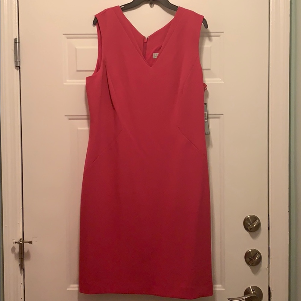 TAHARI dress